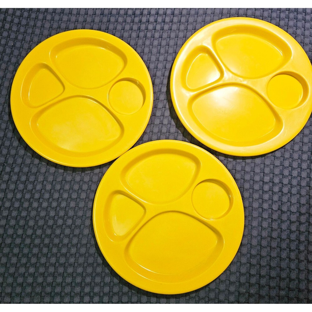 Vintage 1970s Mustard Yellow Plastic Divided Cafeteria Plates Set of 3 11"